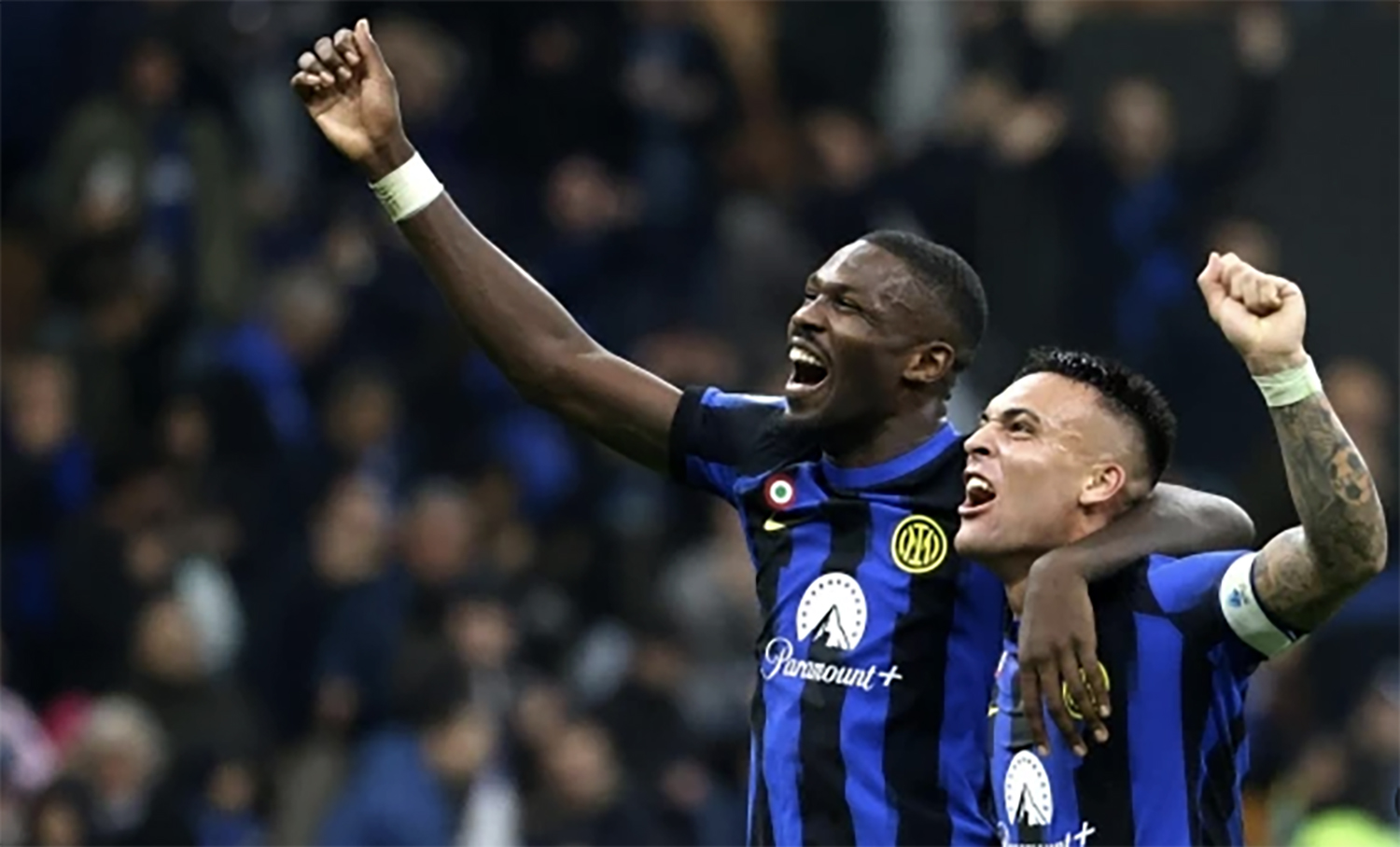 Hậu vệ biên giữ vai trò trung tâm trong sơ đồ 3-5-2