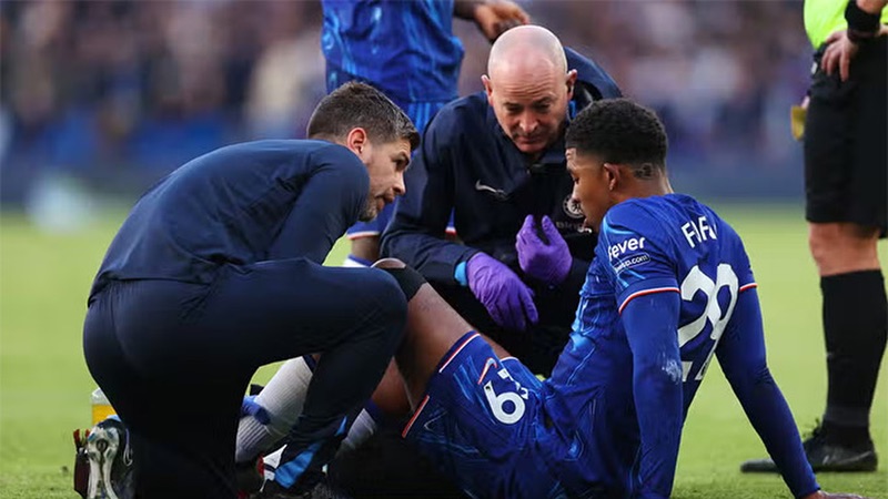 Nhưng đến Chelsea, những gì cái tên này đối mặt là những chấn thương Cầu thủ Wesley Fofana - Gánh nặng Chelsea vì chấn thương